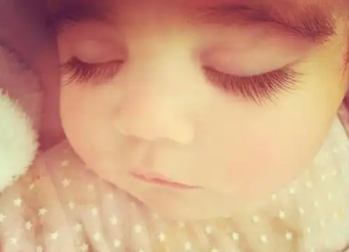 大眼睛长睫毛宝宝图片超萌超萌的宝宝