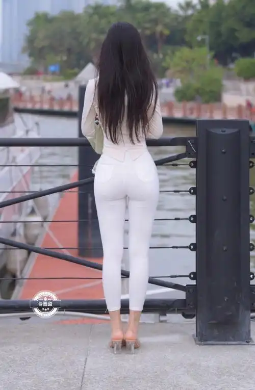 腰细胯宽的女生到底好不好看呢?