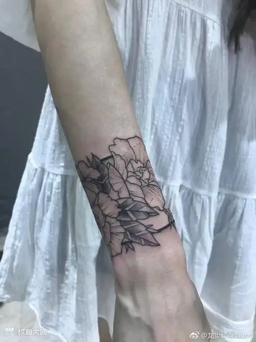 手腕花_纹身图案手稿图片_方亚萍的纹身作品集