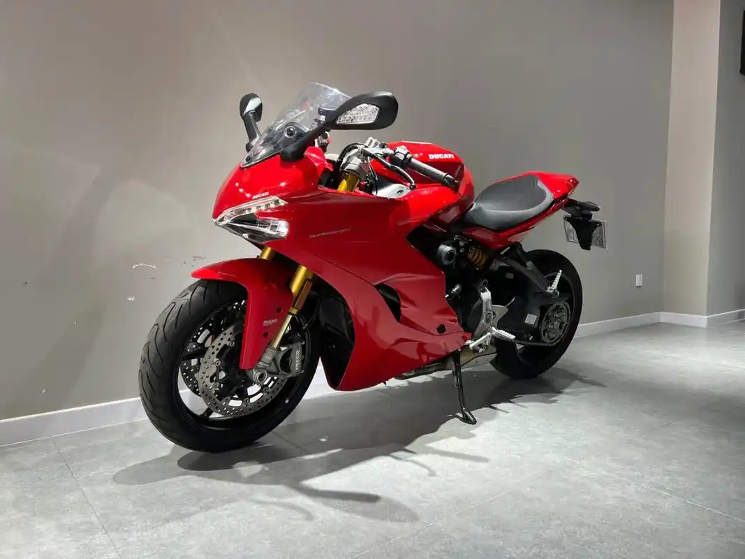 杜卡迪supersport02939s   【上牌时间】20年9月 【车辆排量】937cc