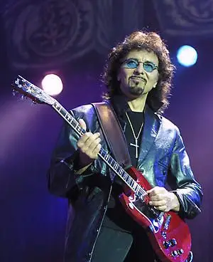 乐队black sabbath(黑色安息日)和heaven and hell(天堂与地狱)的吉他