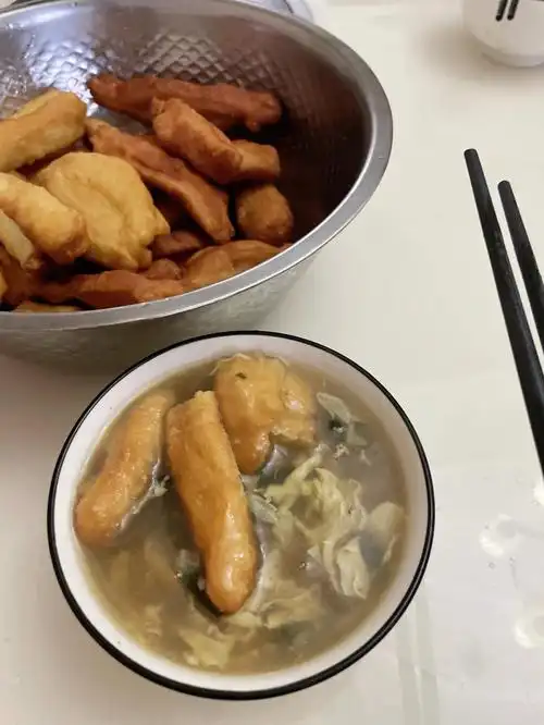 疫情期间自制油条胡辣汤