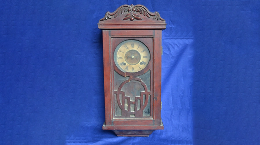 遵义会议室挂钟