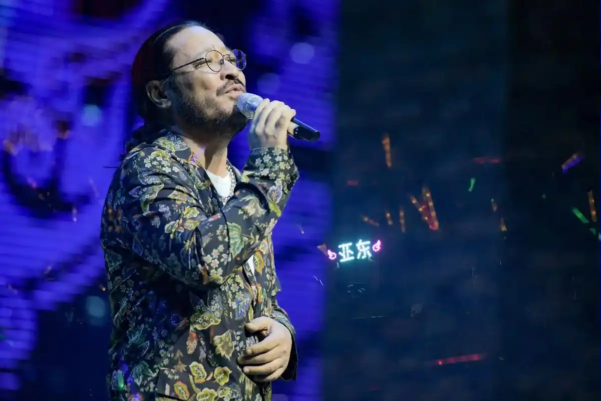 第五届川西藏歌会,最爱的歌手们.原谅我拍的不是太好 #亚东  - 抖音