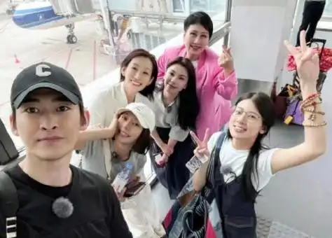 前任出现在同一档综艺!古力娜扎美上热搜,霸总张翰又出糗了