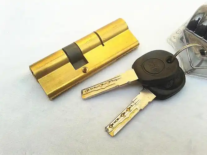 摘要:防盗门锁芯的质量十分重要,直接关系到家人们的人身以及财产安全