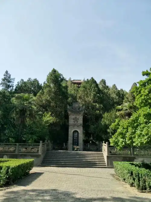 墓有李夫人墓,大将军卫青墓,骠骑将军霍去病墓,霍光墓和平阳公主墓等