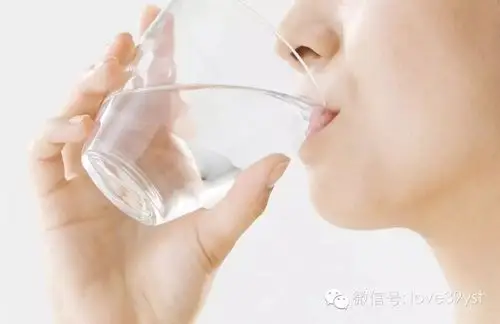 p> span style="font-size:28px;">起床喝水 /span> /p>