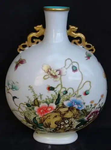 清乾隆:珐琅彩提诗虞美人鎏金双龙耳抱月瓶.高39cm口径6.8cm足径9.