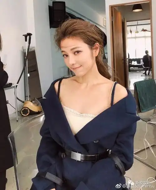 长这样.二姐许菲菲,已经是两个孩纸的妈.