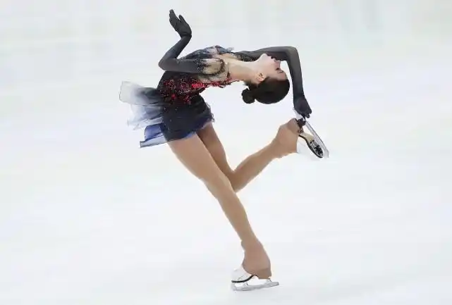 俄罗斯花滑战斗萝莉美貌与实力齐飞她们是真人冰雪公主