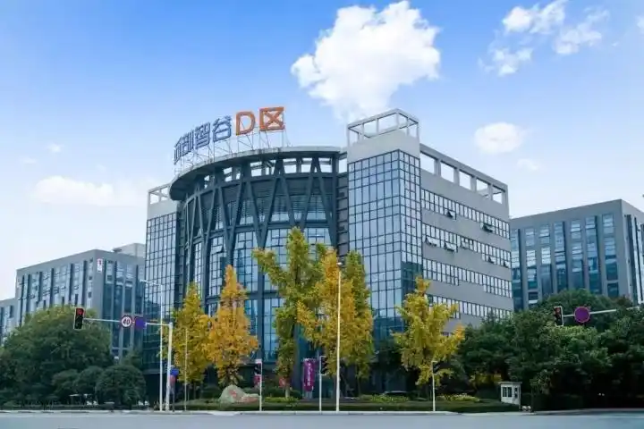 10元装修:精装带家具(12月中下旬交房)位置:西部智谷d区5栋2单元年限