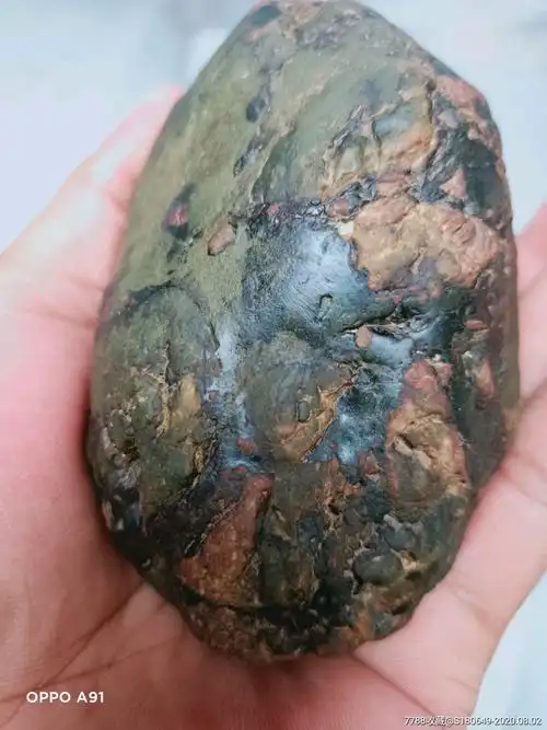 橄榄黑宝绿陨石