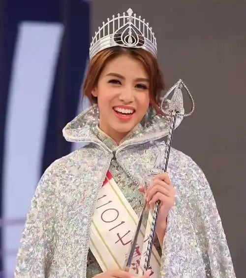 1994年6月13日出生于加拿大多伦多,2017年,获得香港小姐冠军及"最上镜