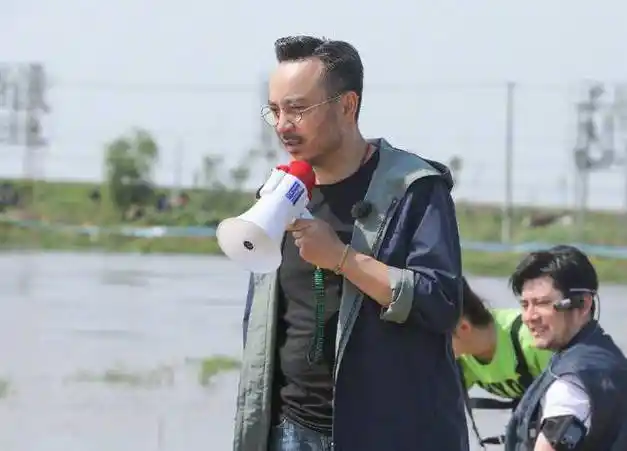 从"卫视一哥"到无人问津,毁掉汪涵的不是高山,而是一粒尘土|田源|钱枫