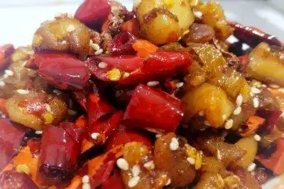 八角,大料,芝麻,豆瓣酱(自制),葱姜蒜,白糖,生抽酱油,陈醋,酒糟(自制)