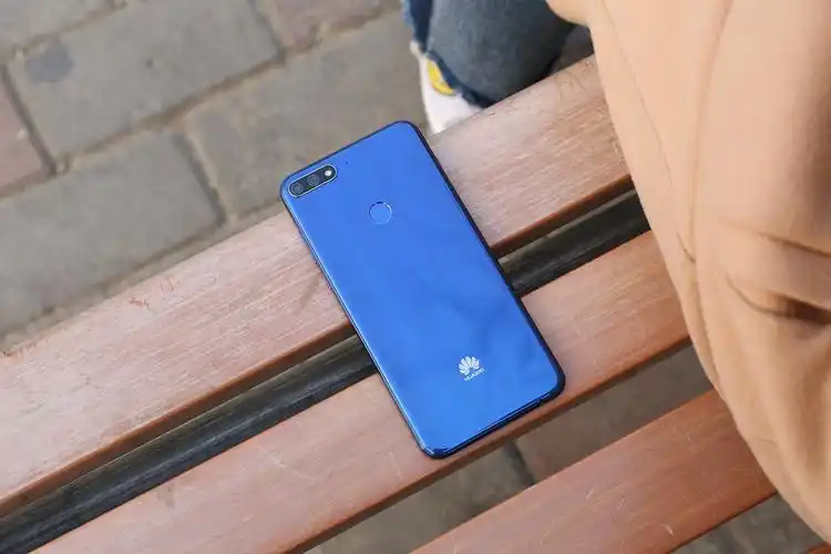 华为畅享8评测:全面屏 双摄镜头