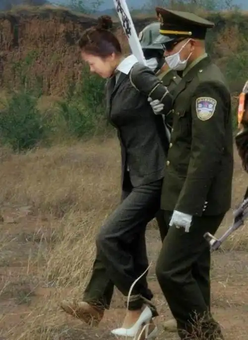 枪毙死刑犯用的是什么武器?为什么死刑犯被枪毙还得自己掏钱