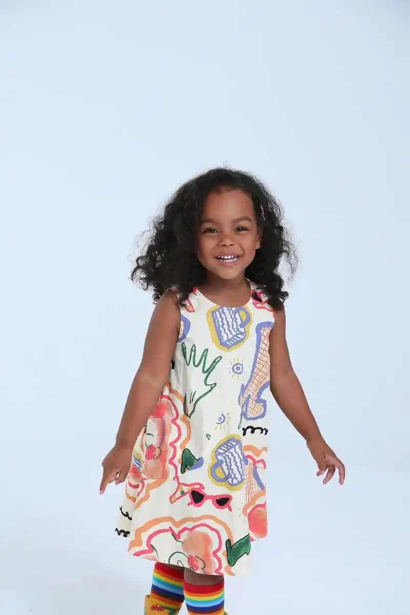 超有表现力的混血宝宝.感冒发烧半个月,一到片场就充满热情,超 - 抖音