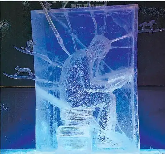 国际冰雕赛在兆麟公园落幕 《狩猎的女人》夺冠