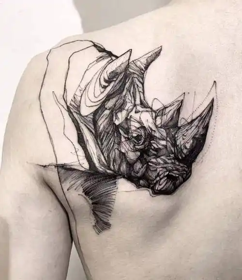 横冲直撞的犀牛纹身