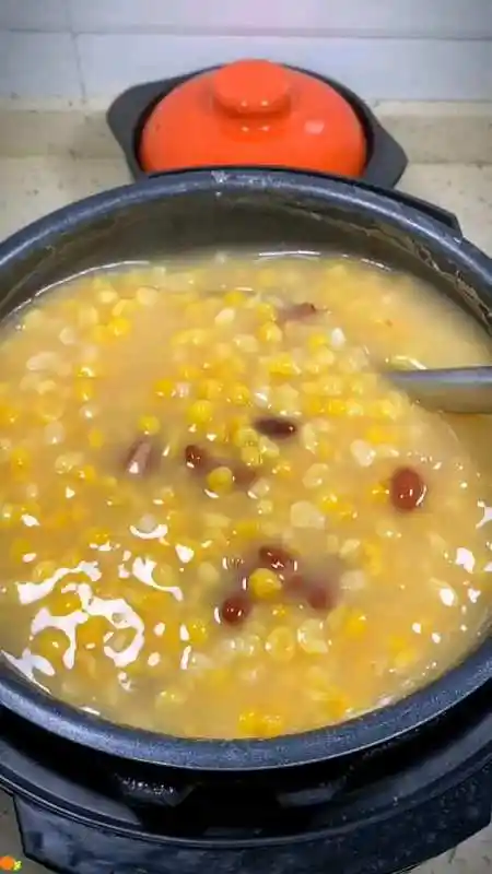 多吃粗粮好,这个玉米大碴子粥,没有吃过的姐妹一定要试试.-度小视