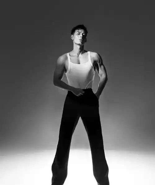 颜值与身材比例完美的小鲜肉,这才能称之为"人类高质量男性"吧