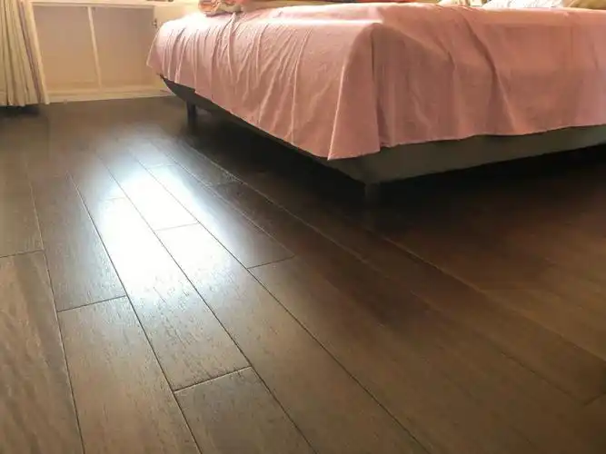 咖啡色地板喜欢不