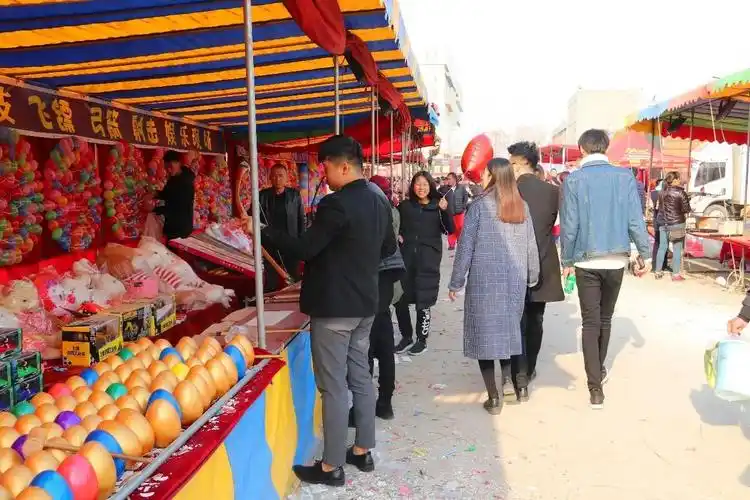 当套大鹅刷爆了朋友圈垦利赶会彻底的火了