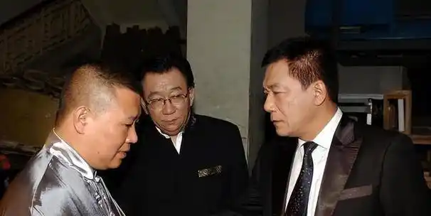 侯耀华首场直播语出惊人:侯震是谁?我不认识!