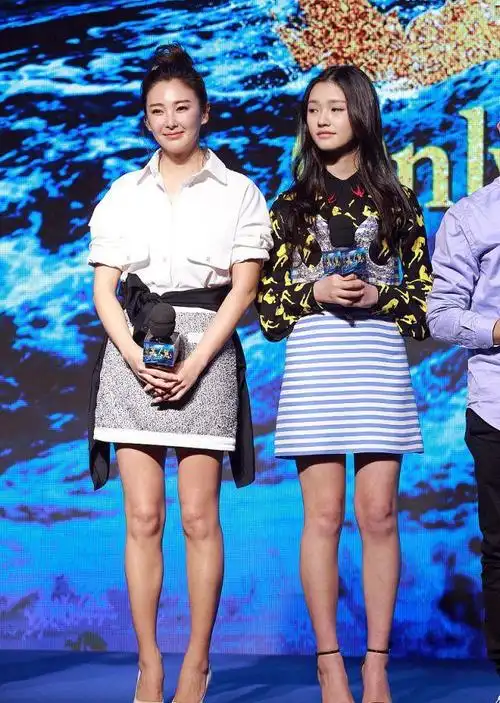 很少发艳压通稿的张雨绮才是真正的合影杀手吧