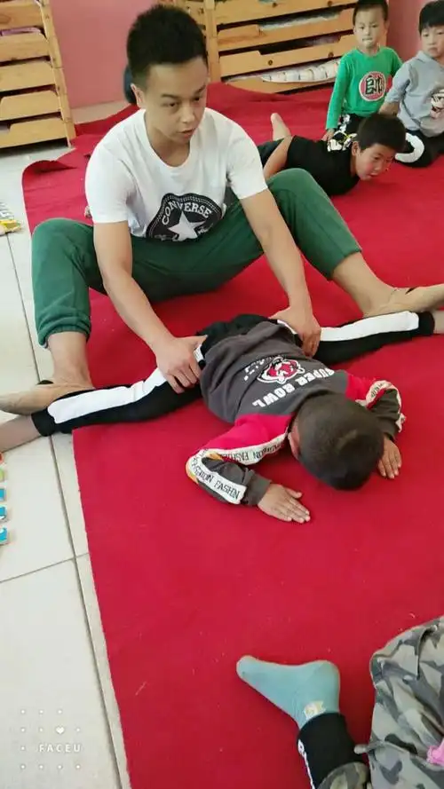 〆夏未 回忆的美篇《西于庄幼儿园》大班舞蹈课