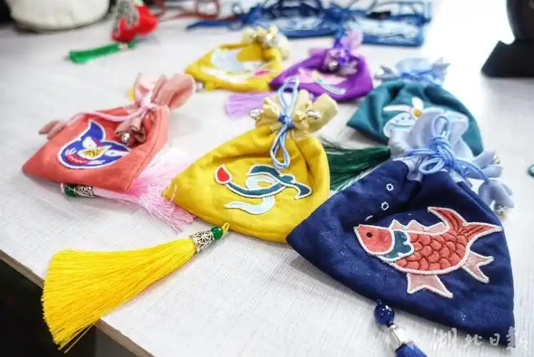 阳新布贴拼出新天地