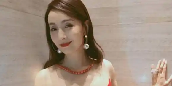 陶虹23年前旧照片流出,当看到真容后,网友:难怪徐峥不晒她_身材_女神_