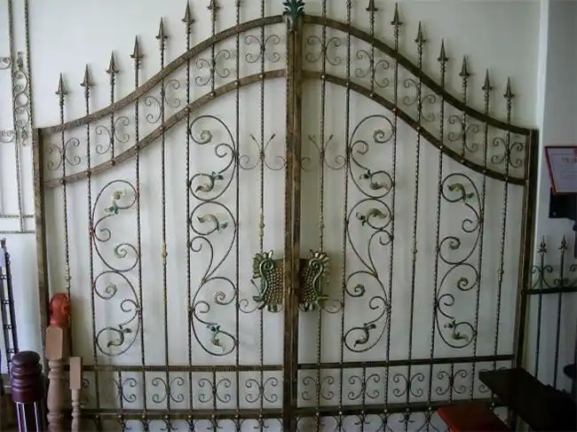 佛山铁艺大门,钢道金属制品厂价直销,钢管铁艺大门