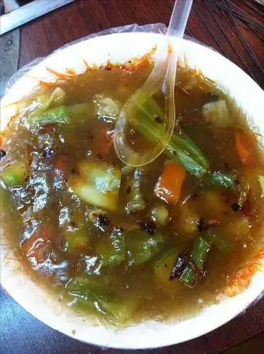 西安回民街的胡辣汤