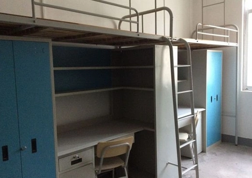 2,南京理工大学宿舍是六人一间,有单独的阳台,有储物柜,有独立的卫生