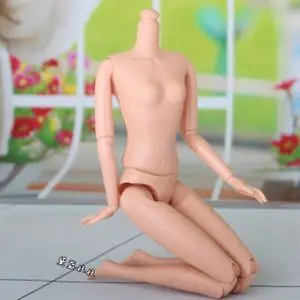 棕色头发的芭比娃娃