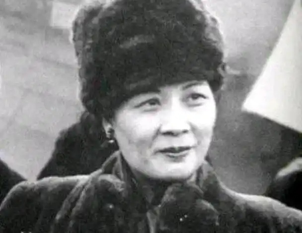 1990年1月30日,于凤至在美国安然去世,她在遗嘱中,将所有财产全部就给