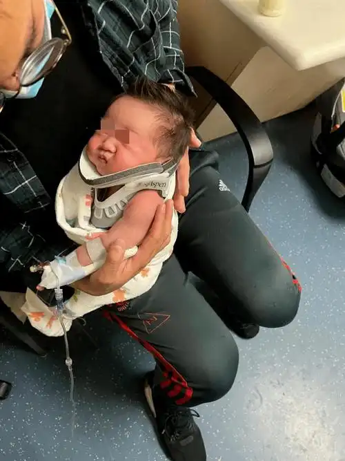 曝光加州虐婴华人月嫂回看监控才发现仅20天的小婴儿竟受如此折磨