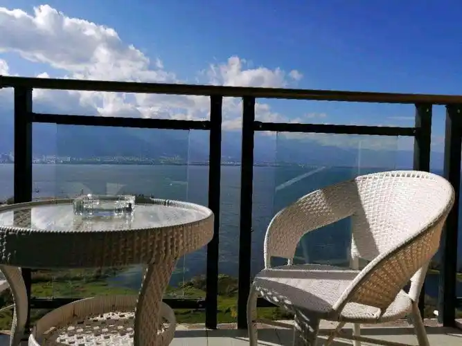 大理洱海海湾悦窝客栈月光之海海景大床房酒店客栈日历