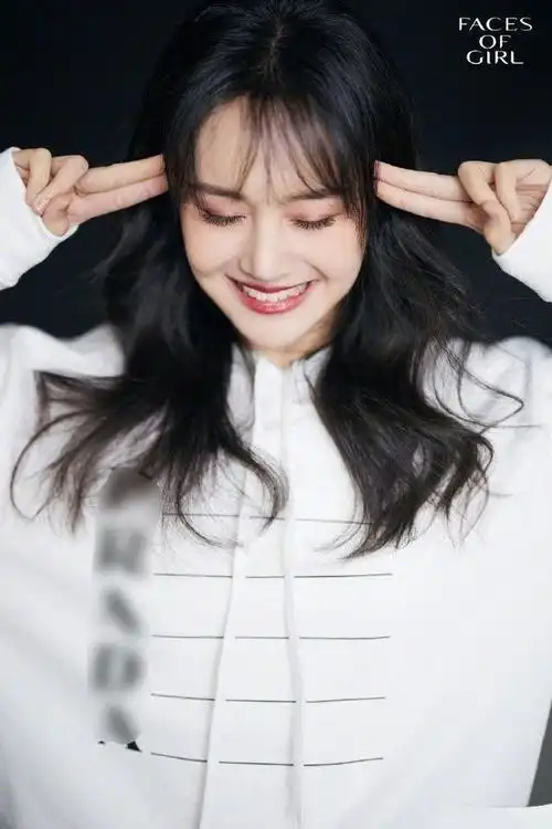 从出道到现在郑爽一直都是娱乐圈中少有灵气美女,演技也是可圈可点的.