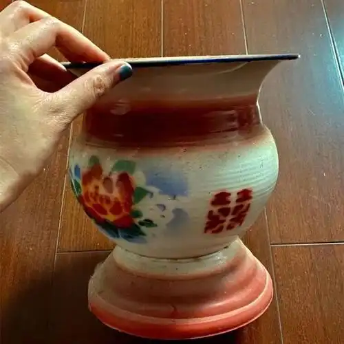 全国最有骚味儿的痰盂有一半都被老外买走了