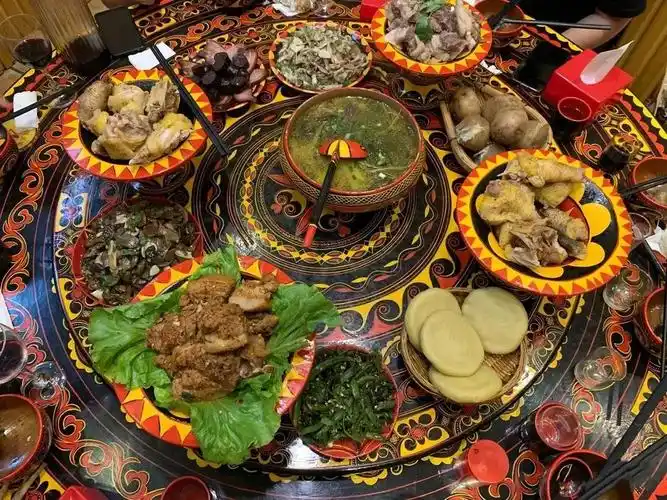 到乐山这个千年彝族村落体验最具人间烟火的诗和远方