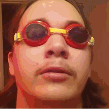 搞笑段子:大哥,穿成这样就不要出来吓人了!