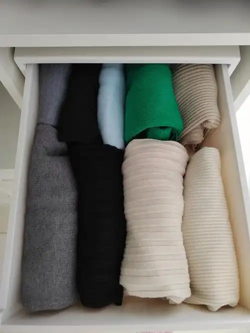 放在抽屉盒里也是一目了然,拿取也很方便#我的收纳分享  #秋冬毛衣