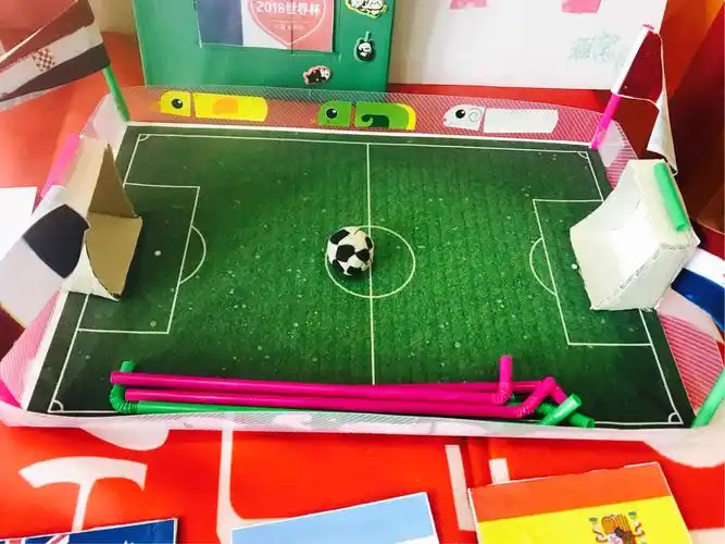 来自多米和妈妈的作品 好精致的小小足球场