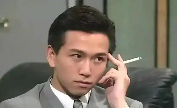 58岁本色出演《繁花》的温兆伦,网友:这就是今年最大的"讽刺"