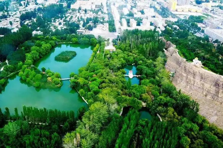 乌什厕所革命助推全域旅游发展