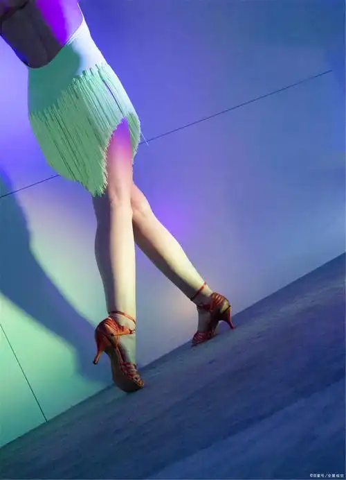 英皇舞霸疯狂跳跳跳的拉丁舞者傻眼了我的脚怎么这样他的崩溃舞者都懂